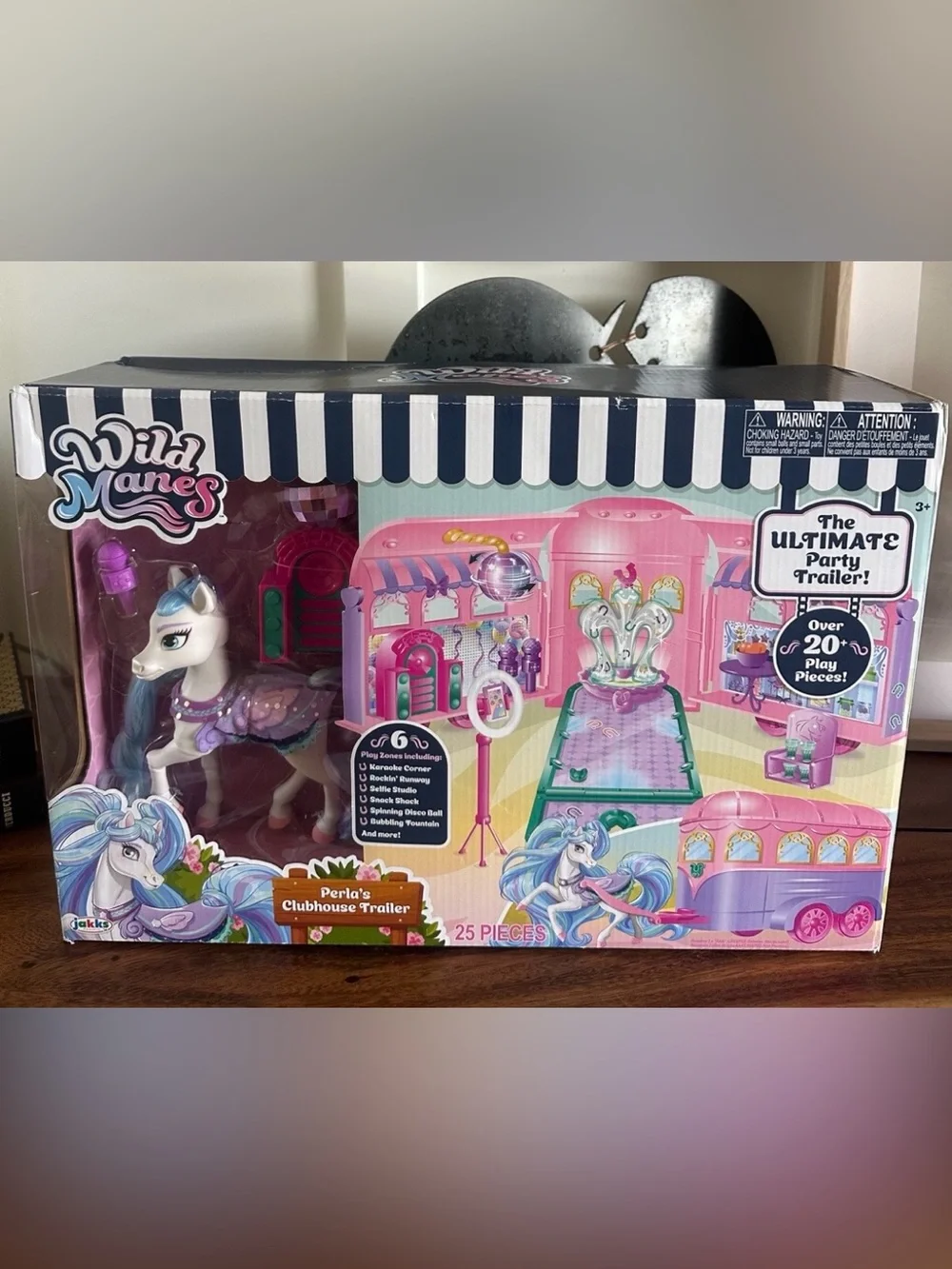 NIB Wild Manes Perla’s Clubhouse Trailer 25-Piece Horse Playset JAKKS Pacific